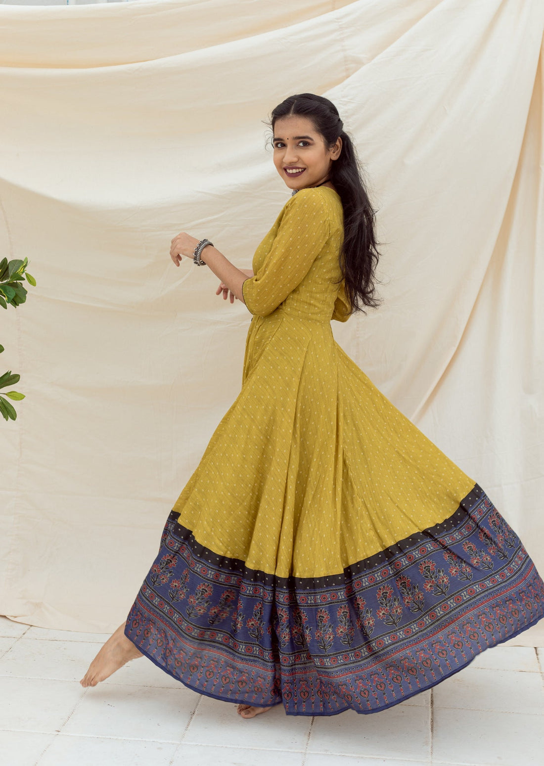 IM-Nayana (XS, S, M Available)