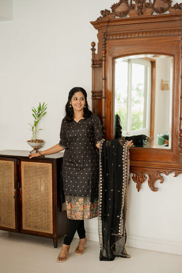 IM-Sneha Black