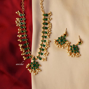 Green stone necklace set