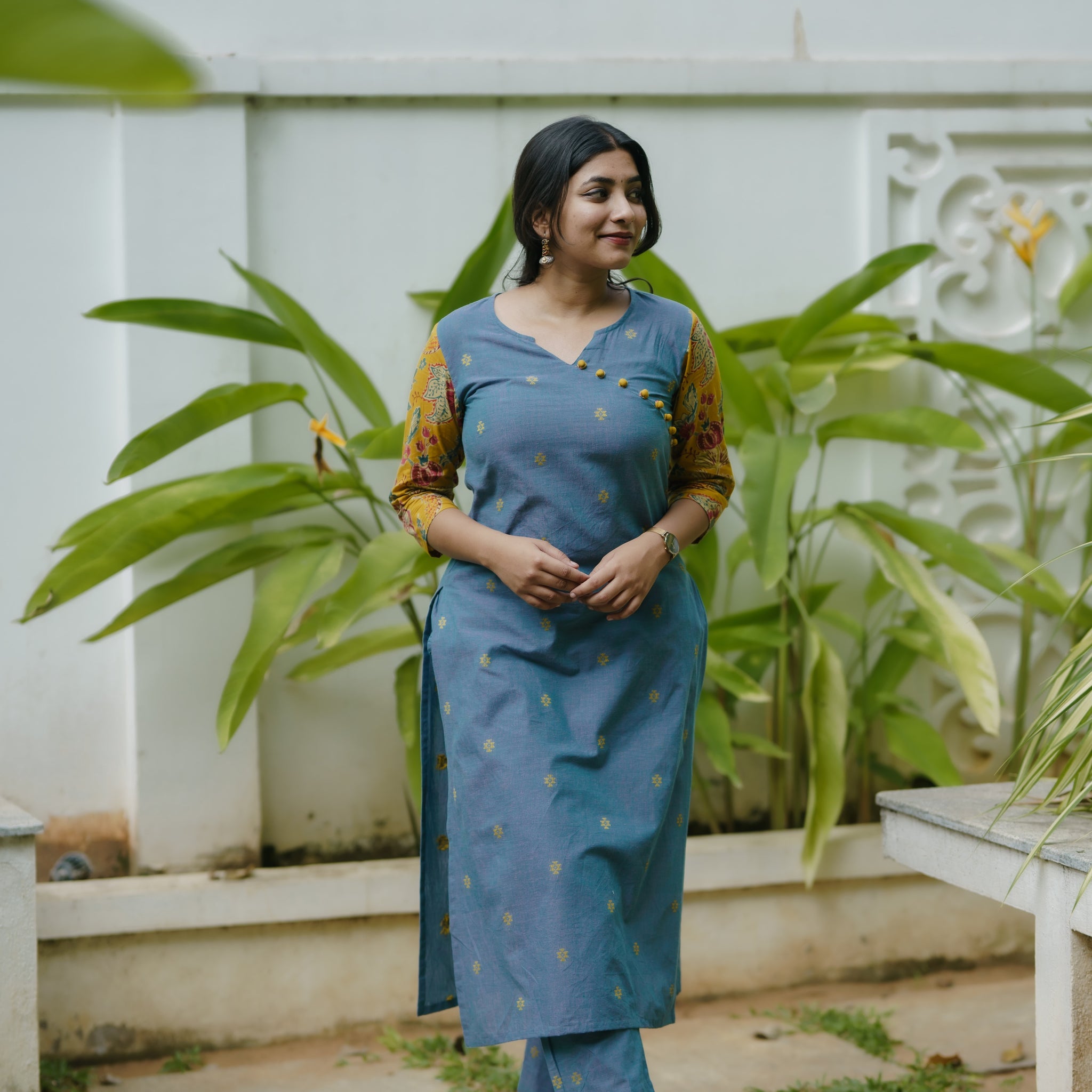 Veena Blue Handloom Floral Kurta Set