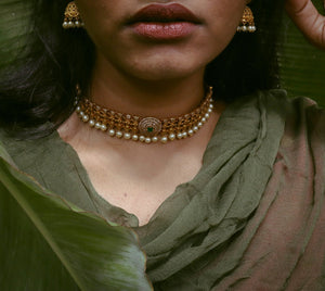 Gold stone choker set