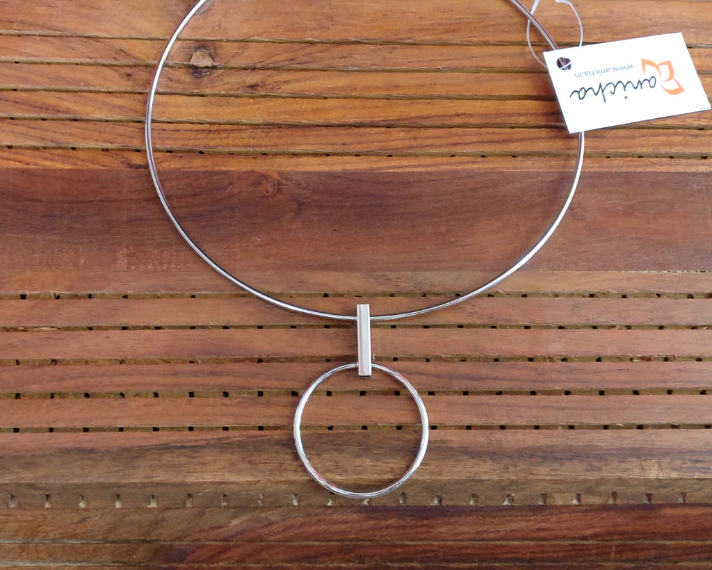 Round torque necklace